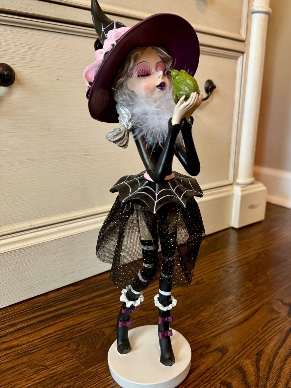 Viral Bella Lux Halloween Witch Figurine Kissing Frog and Spiderweb Dress